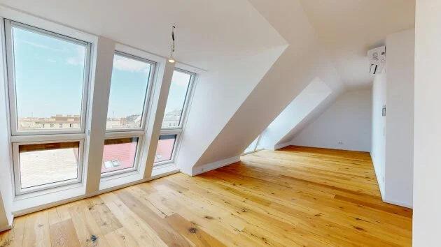 ERSTBEZUG Dachgeschoss-Maisonette mit zwei Freiflächen – rund 100 m² auf zwei Ebenen